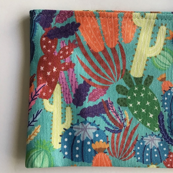 LAST 1! NEW Cactus Wristlet Clutch Cacti Succulent Plant Cosmetic Purse Pouch - Picture 6 of 9